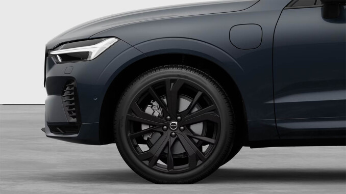 Volvo XC60 2.0 T8 455 PHEV Ultra Black Ed 5dr AWD Gtron [NI] Estate - Image 7